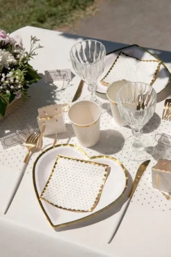 Caféservetter - Prickiga i vitt och guld 20-pack